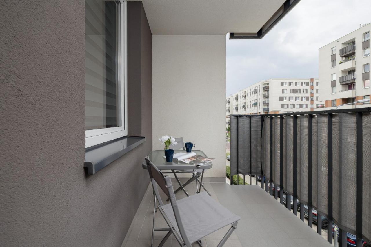 Osiedle Avia Family Apartment In Krakow With Balcony By Noclegi Renters Exterior photo