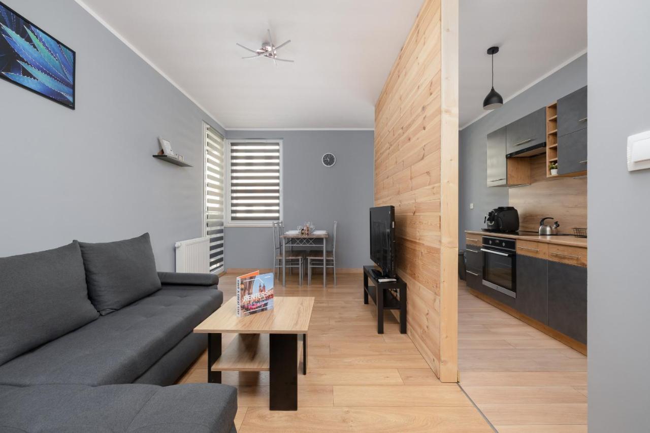 Osiedle Avia Family Apartment In Krakow With Balcony By Noclegi Renters Exterior photo